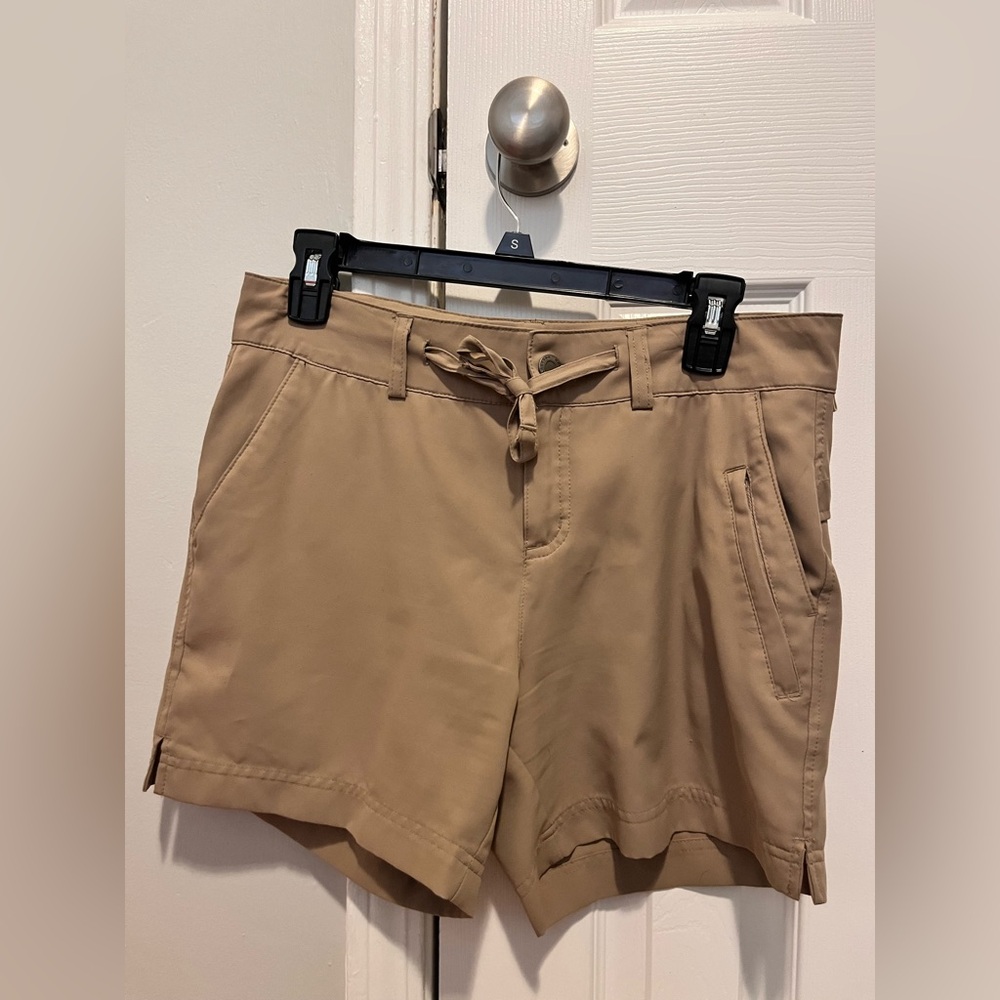 Magellan Outdoors Tan Women's Cargo Shorts
